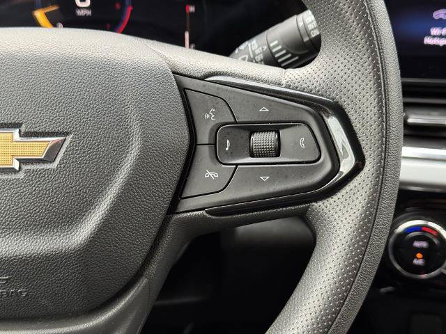 Used 2025 Chevrolet Trax LT FWD image 21