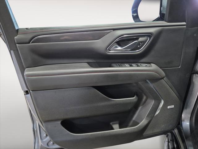 Used 2022 Chevrolet Suburban RST w/ Luxury Package image 11