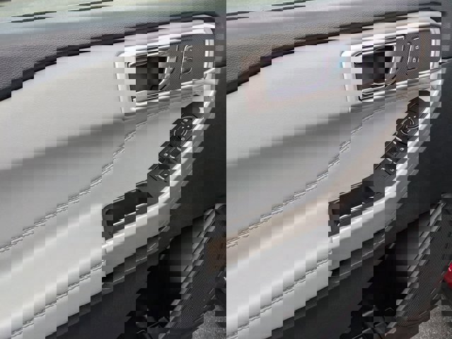 Certified 2022 Ford Explorer XLT w/ Equipment Group 202A image 13