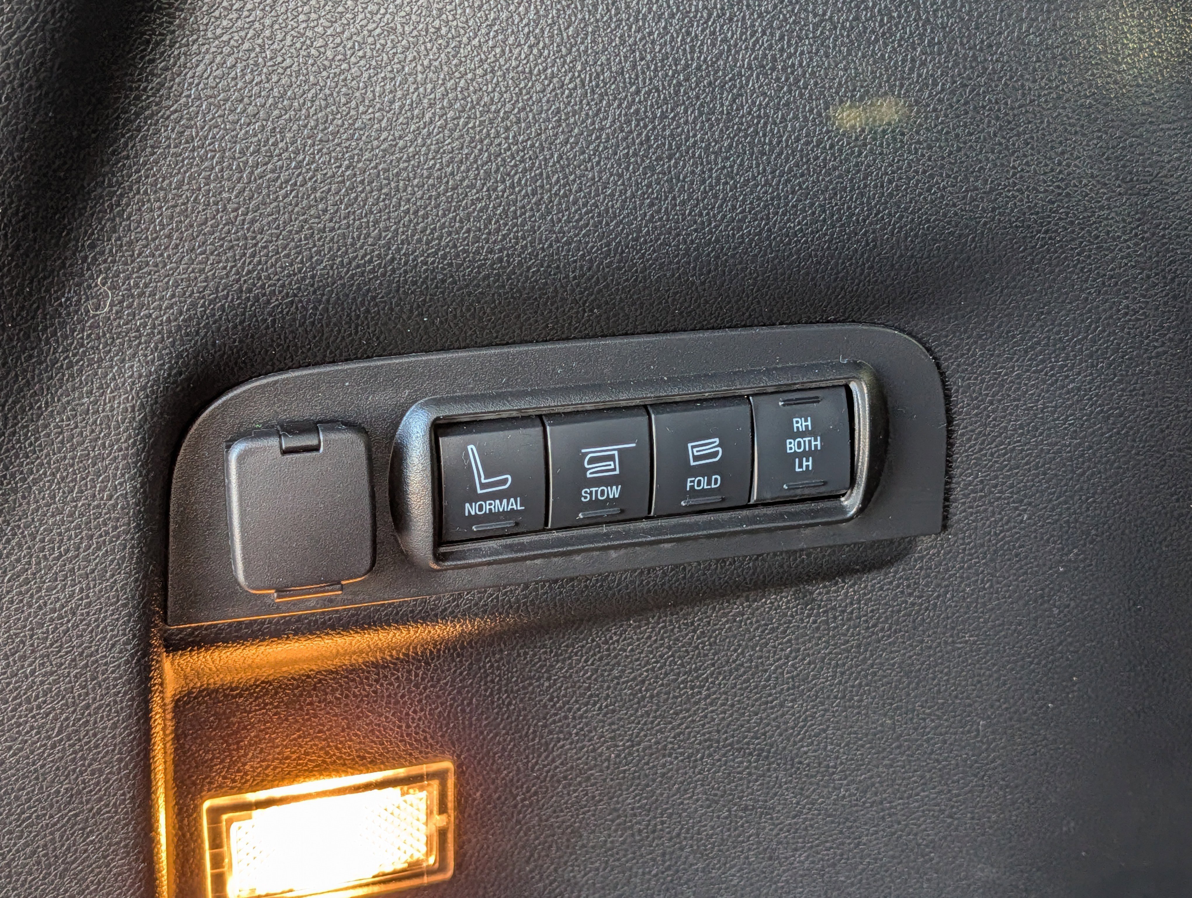 Certified 2017 Ford Explorer Limited w/ Equipment Group 303A image 19