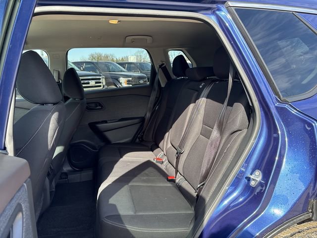 Used 2023 Nissan Rogue S image 24