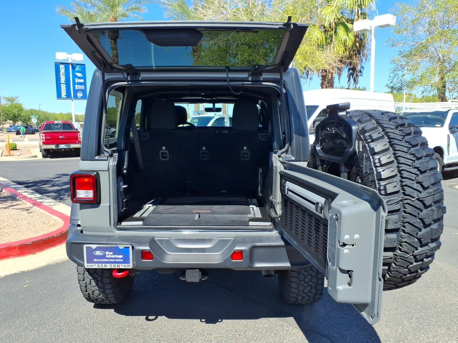 Used 2019 Jeep Wrangler Unlimited Rubicon AWD/4WD image 16