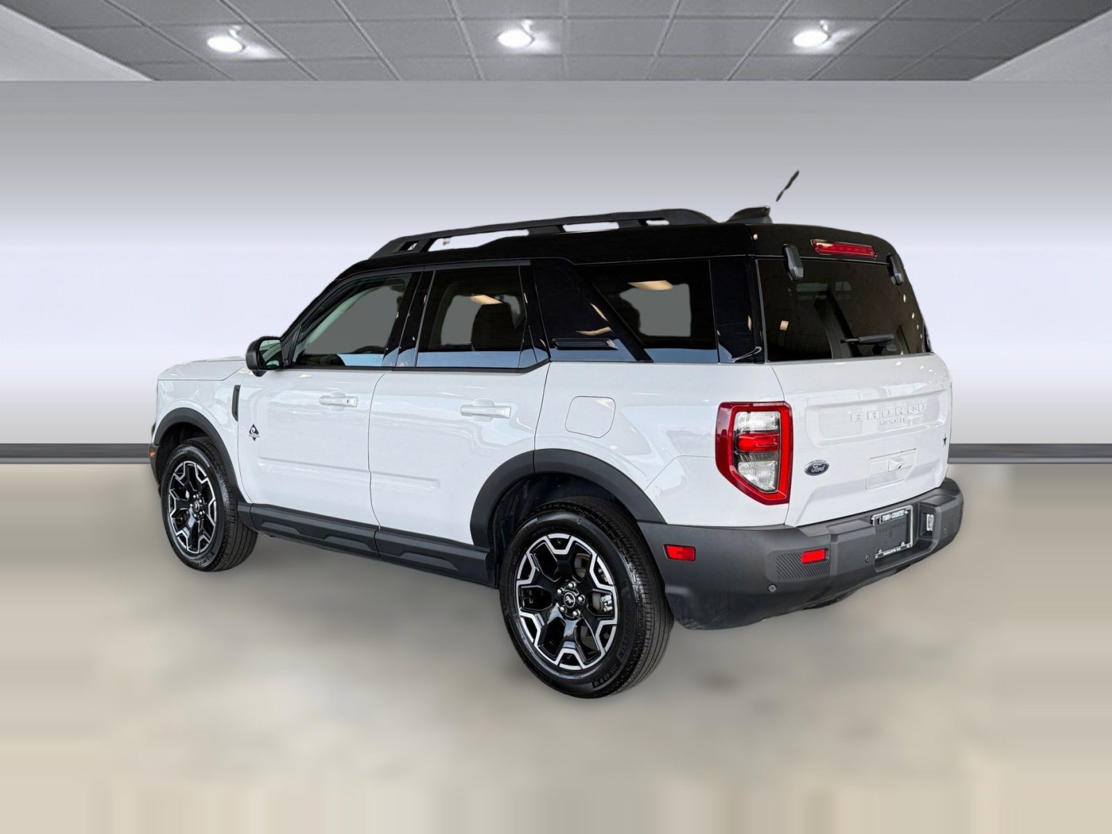 Certified 2025 Ford Bronco Sport Outer Banks w/ Outer Banks Tech Package+ AWD/4WD image 3
