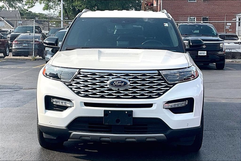 Certified 2023 Ford Explorer Platinum w/ Technology Package AWD/4WD image 2