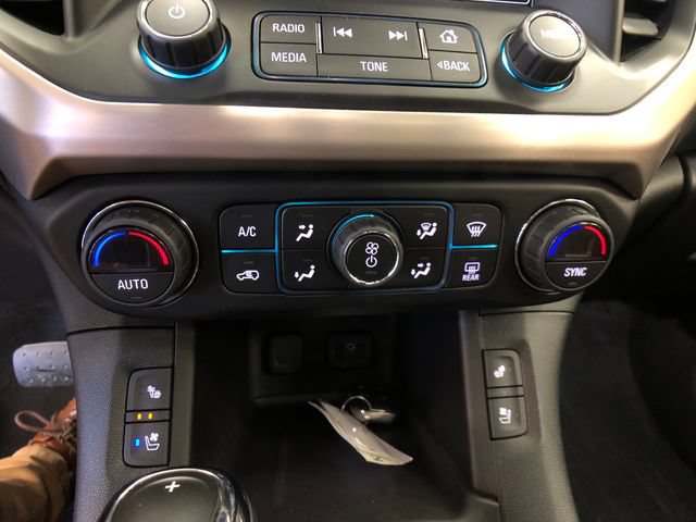 Used 2019 GMC Acadia Denali w/ Technology Package AWD/4WD image 18