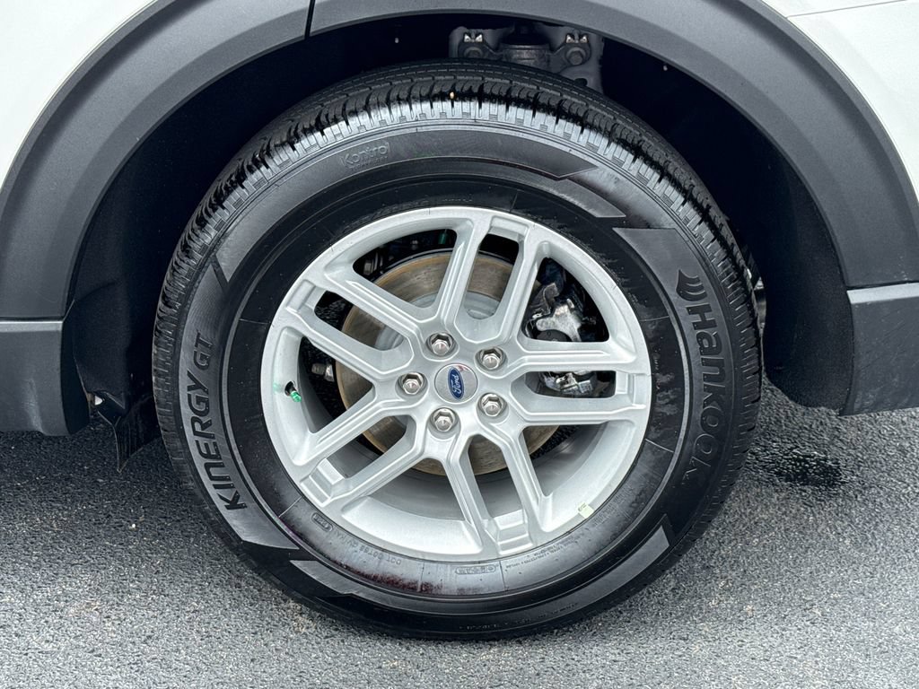 Certified 2026 Ford Explorer Active RWD image 20