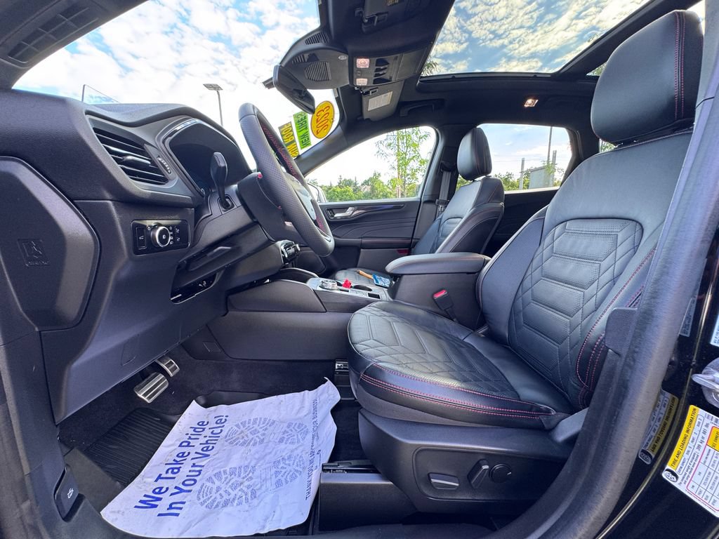 Certified 2023 Ford Escape ST-Line Elite w/ Premium Technology Package AWD/4WD image 14