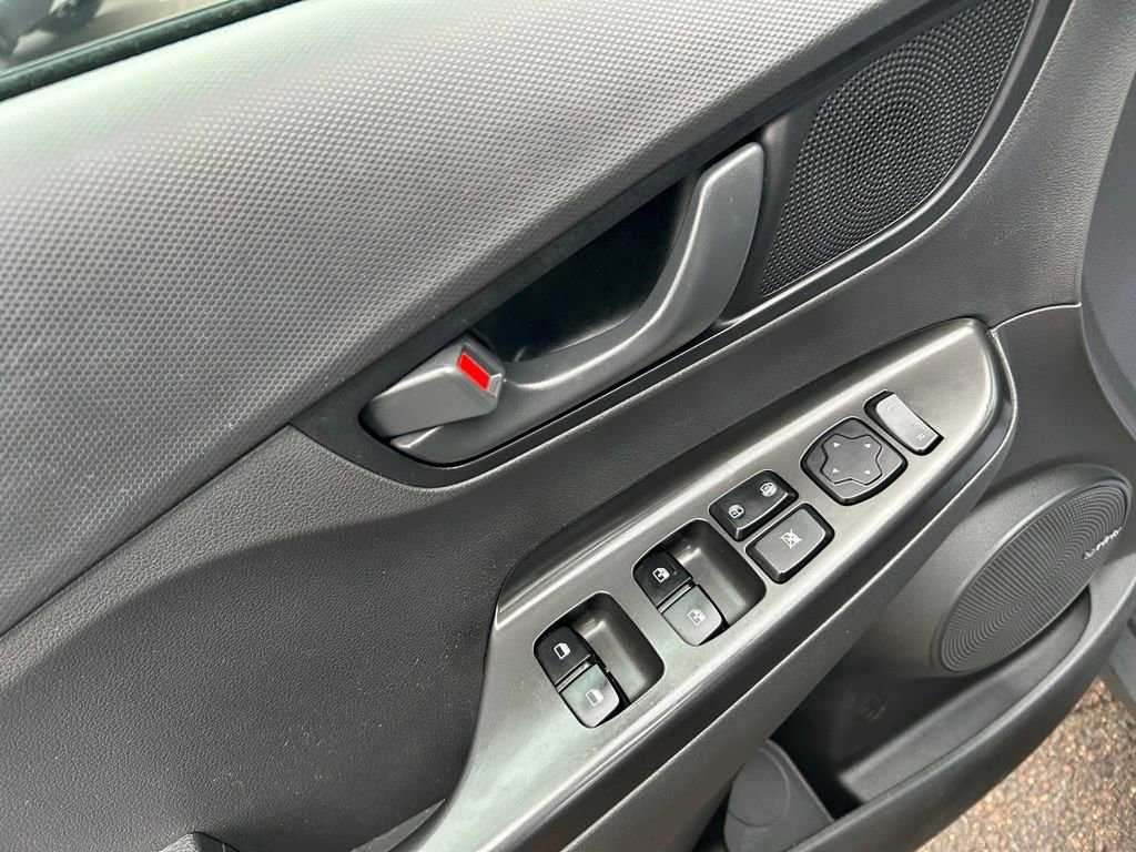 Used 2021 Hyundai Kona SEL Plus w/ Cargo Package image 14