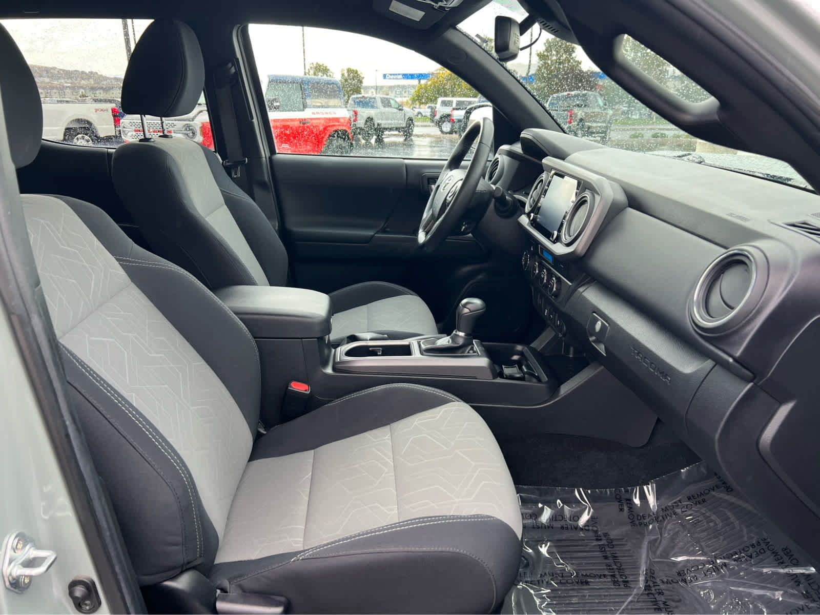 Used 2022 Toyota Tacoma TRD Off-Road AWD/4WD image 17