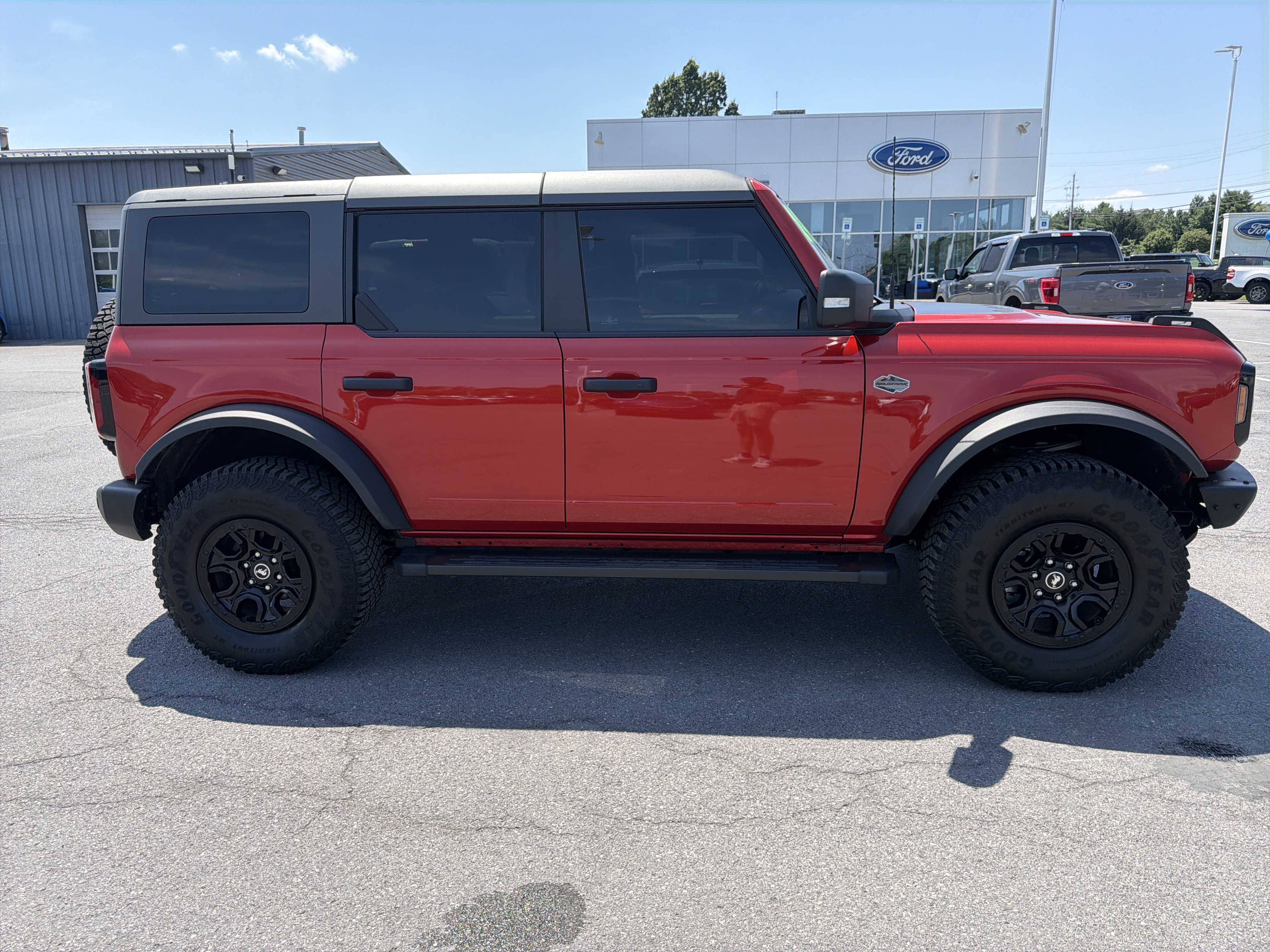 Certified 2024 Ford Bronco Wildtrak AWD/4WD image 2