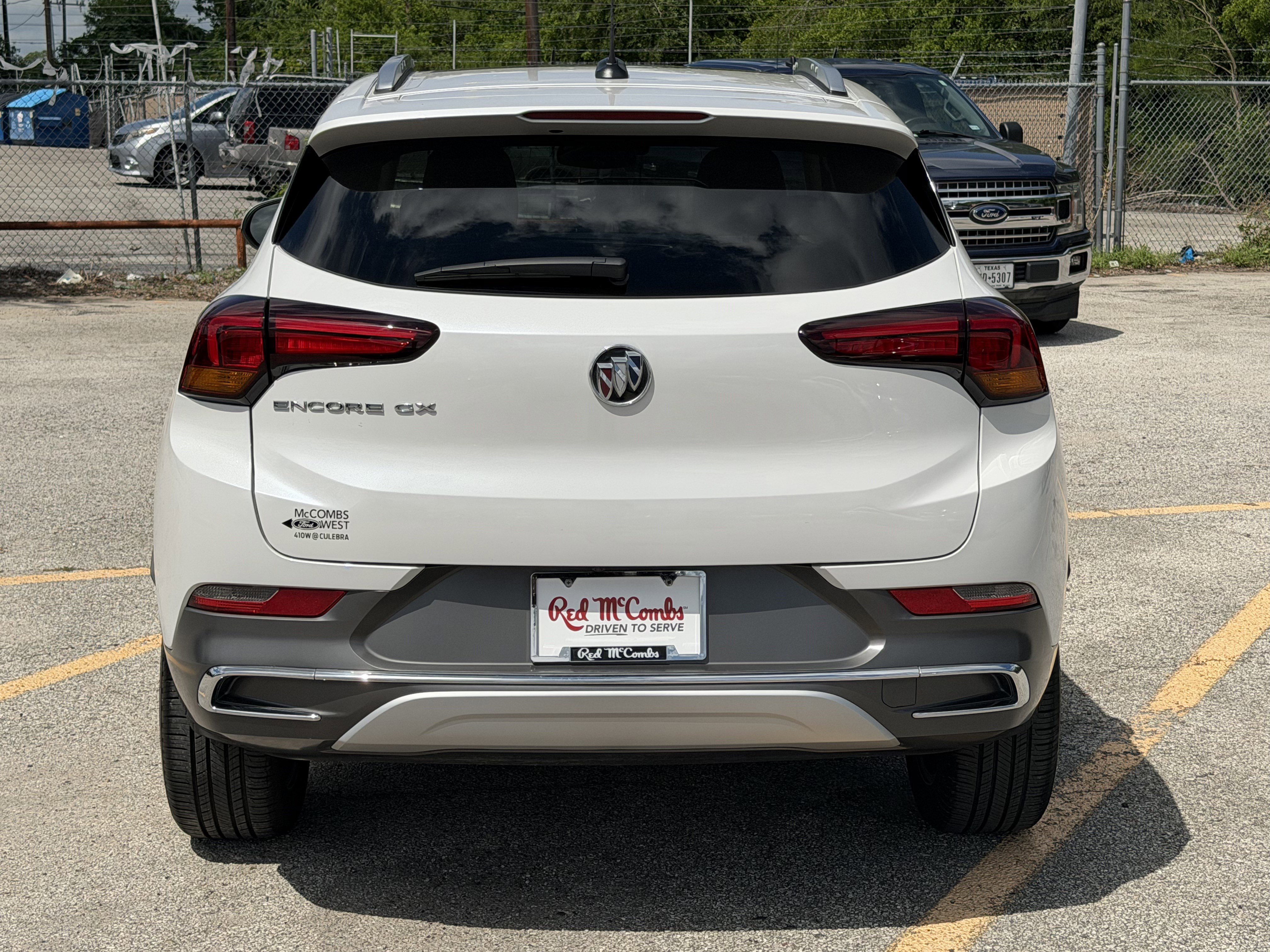 Used 2023 Buick Encore GX Essence w/ Experience Buick Package FWD image 6