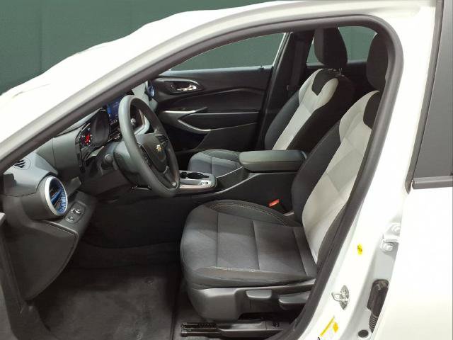 Used 2026 Chevrolet Trax LS FWD image 26