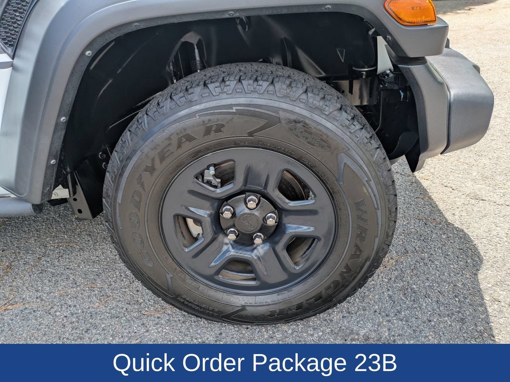 Used 2022 Jeep Gladiator Sport AWD/4WD image 13