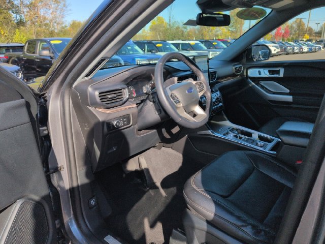 Certified 2023 Ford Explorer Limited w/ Limited Technology Package AWD/4WD image 30