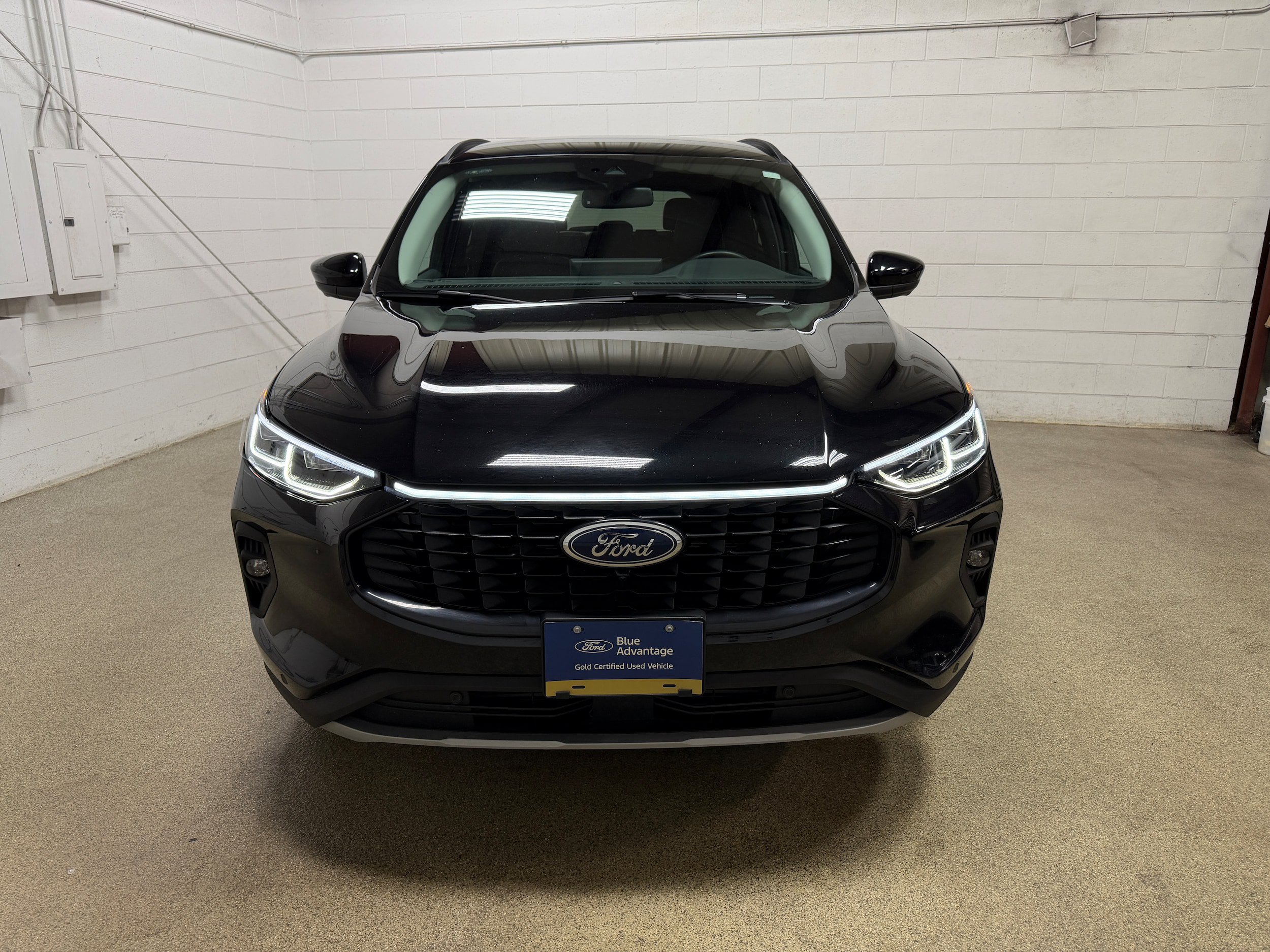 Certified 2024 Ford Escape Platinum AWD/4WD image 26