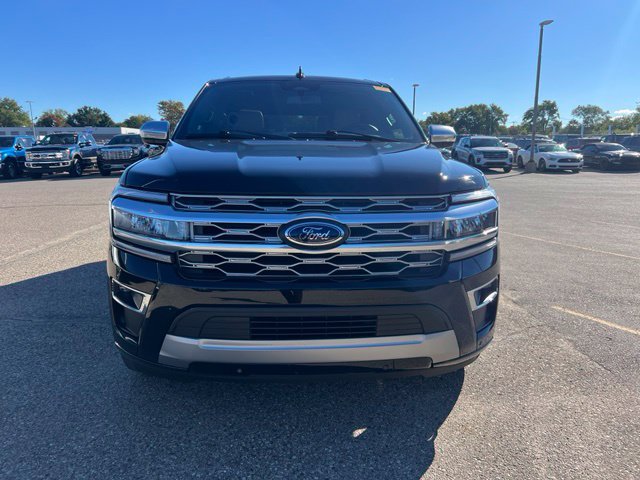 Certified 2024 Ford Expedition Platinum AWD/4WD image 2