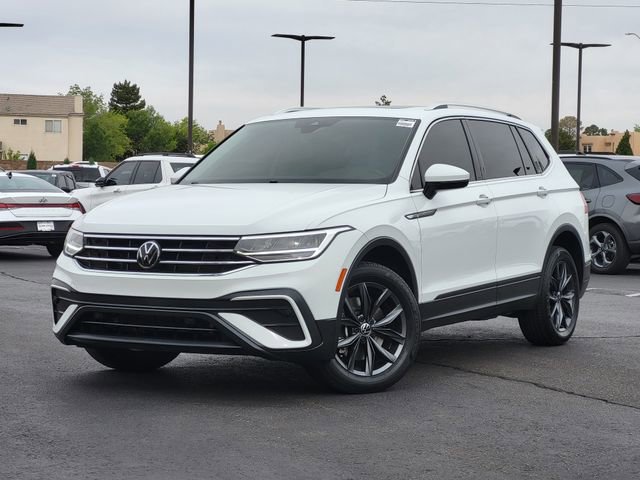 Used 2022 Volkswagen Tiguan SE w/ Panoramic Sunroof Package