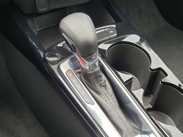 Used 2025 Chevrolet Trax LT w/ LT Convenience Package image 22