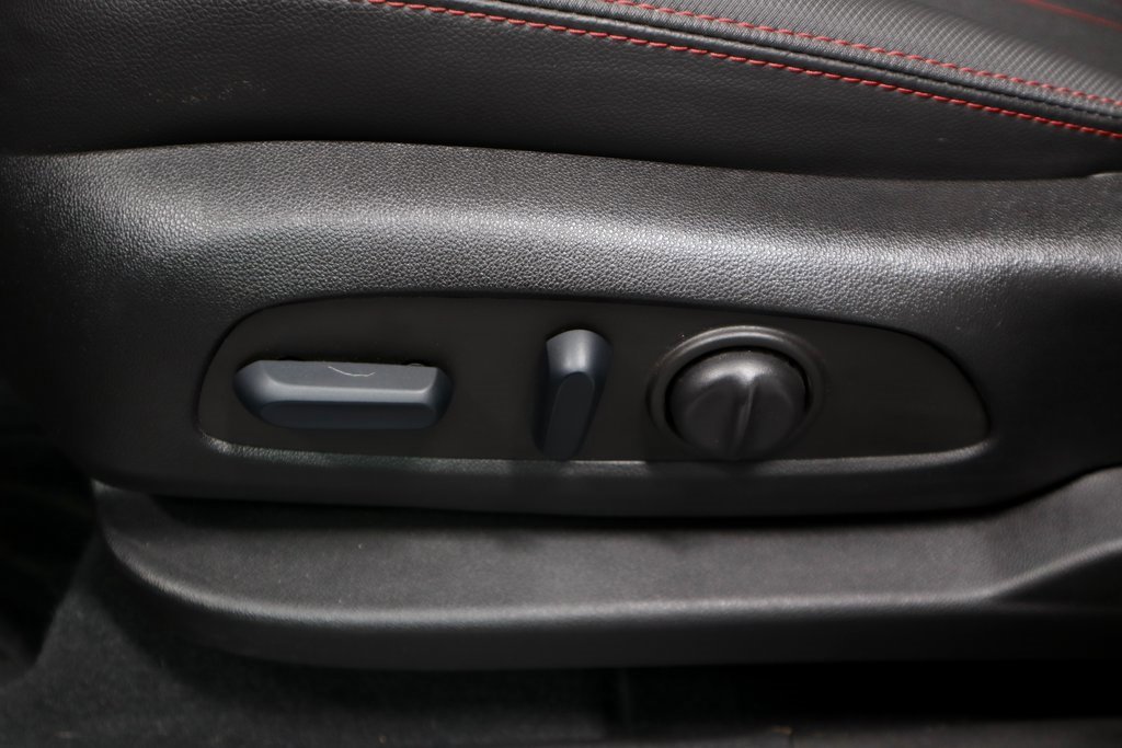 Used 2022 Chevrolet Equinox RS w/ Infotainment Package image 24