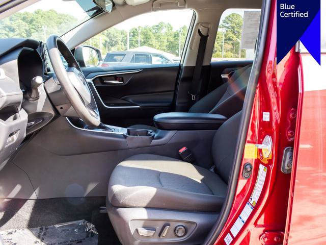 Used 2021 Toyota RAV4 XLE AWD/4WD image 17