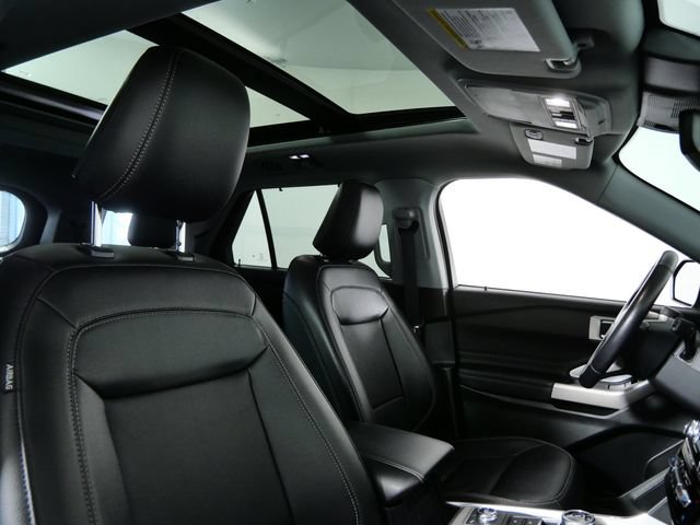 Certified 2023 Ford Explorer Limited w/ Limited Technology Package AWD/4WD image 11