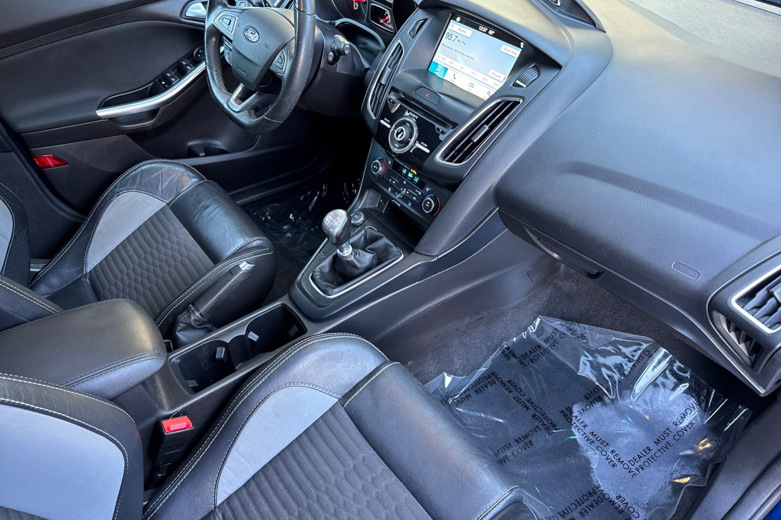 Certified 2017 Ford Focus ST w/ Equipment Group 401A FWD image 17