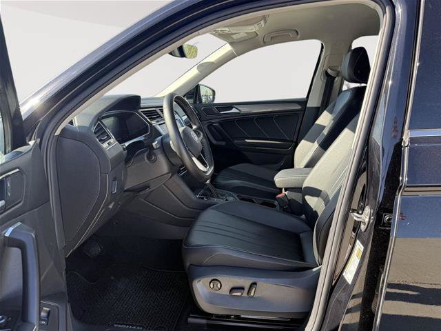 Used 2022 Volkswagen Tiguan SE AWD/4WD image 22