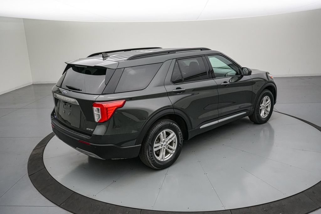 Certified 2023 Ford Explorer XLT w/ Equipment Group 202A AWD/4WD image 4