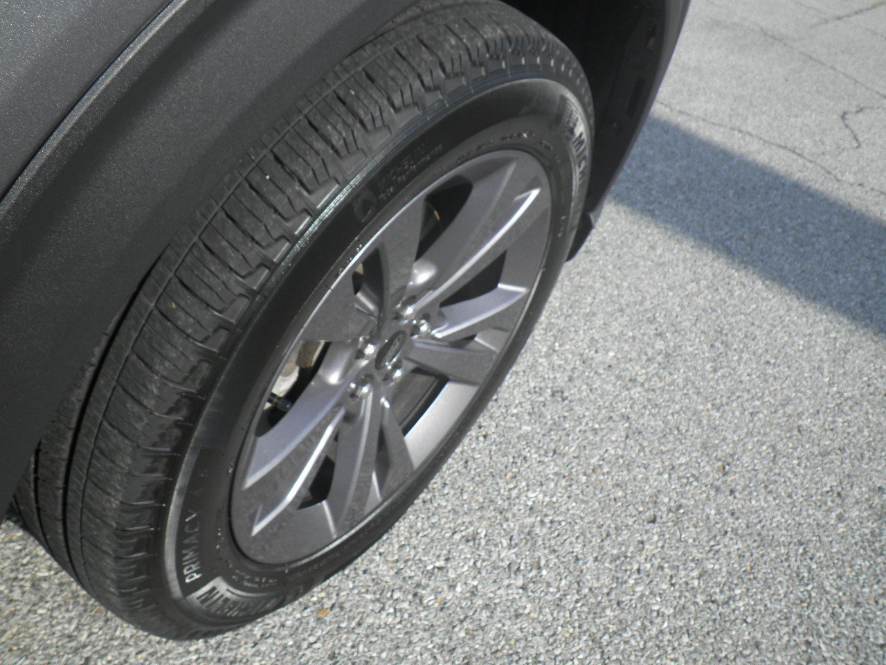 Certified 2025 Ford Explorer Active w/ Active Comfort Package AWD/4WD image 9
