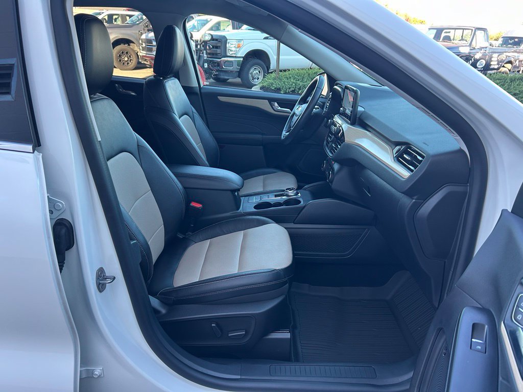 Certified 2022 Ford Escape Titanium w/ Titanium Elite Package AWD/4WD image 37