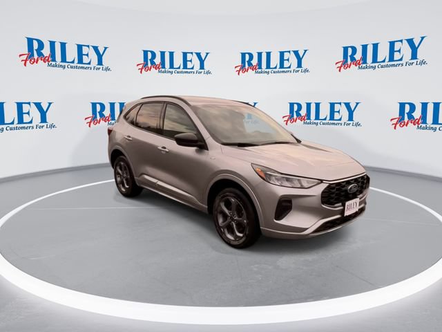 Certified 2024 Ford Escape ST-Line w/ Tech Pack #1 AWD/4WD image 2