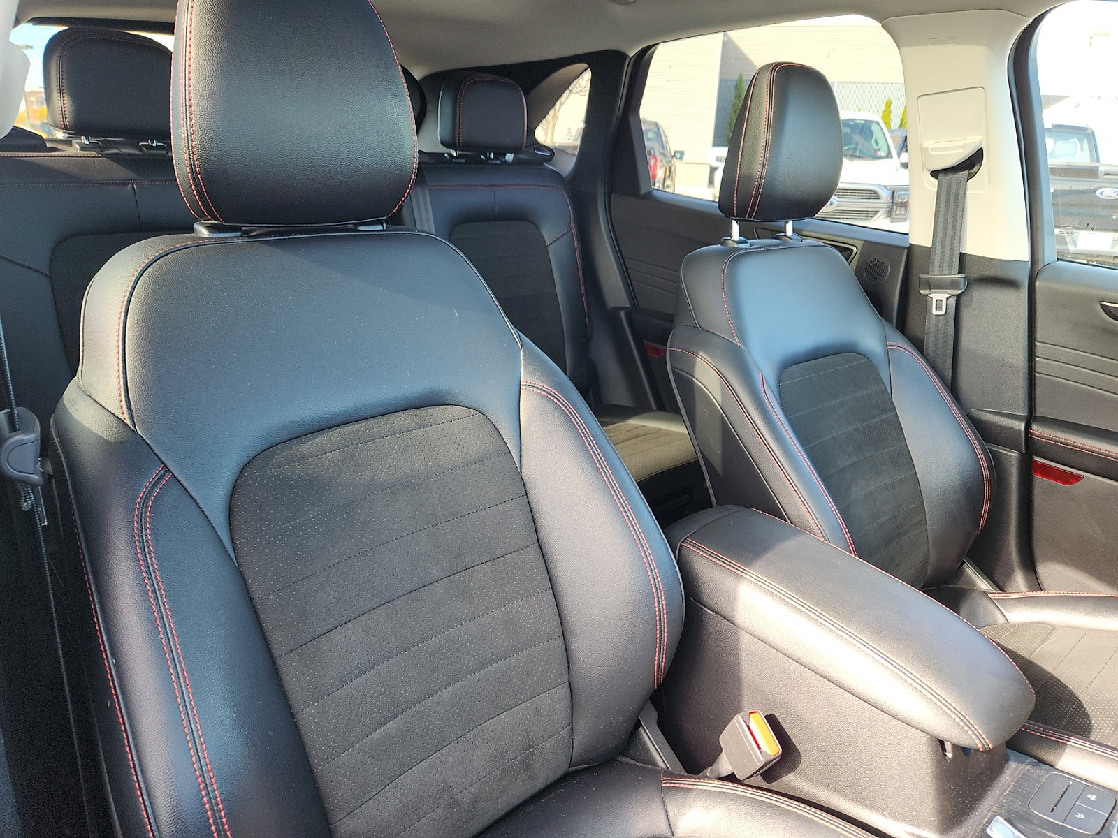 Certified 2022 Ford Escape SEL w/ SEL Stealth AWD Package image 35