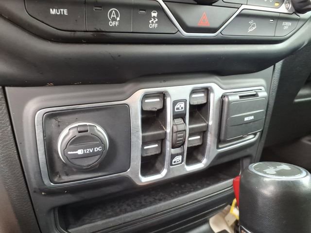 Used 2021 Jeep Wrangler Unlimited Sahara image 28