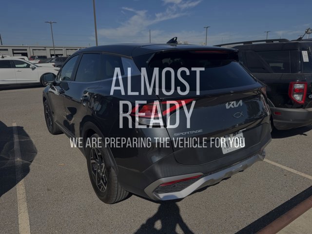 Used 2023 Kia Sportage LX image 3