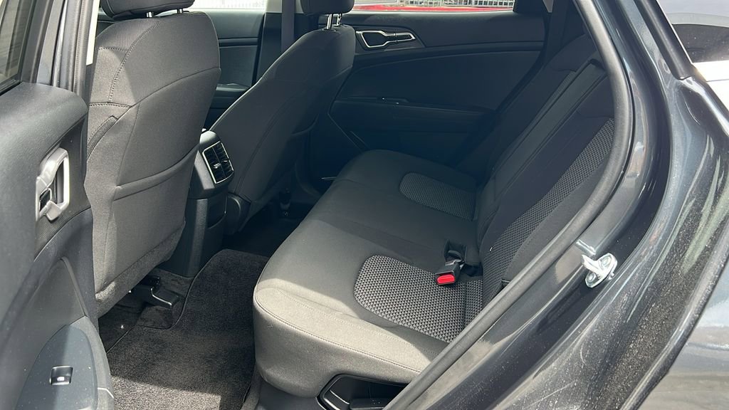 Used 2025 Kia Sportage LX AWD/4WD image 11