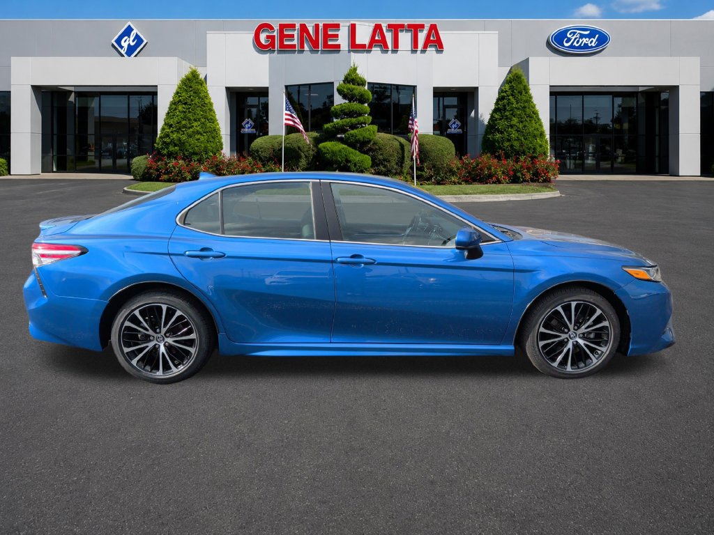 Used 2020 Toyota Camry SE FWD image 8