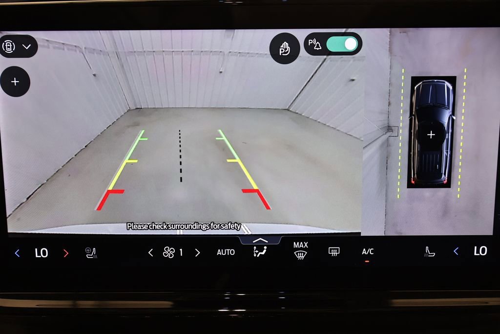 Certified 2025 Ford Expedition Max Platinum image 38