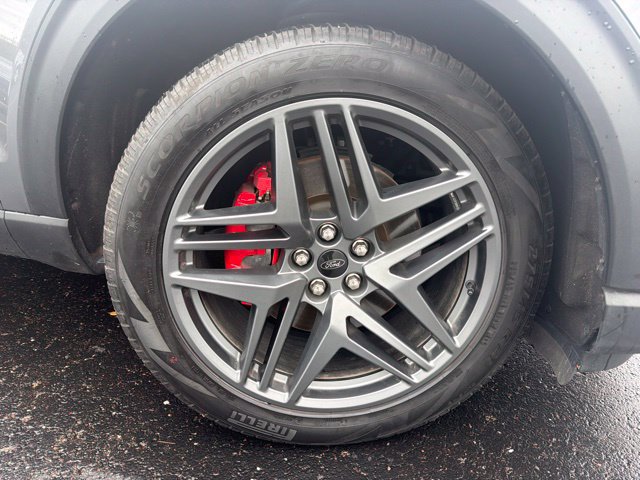 Certified 2025 Ford Explorer ST AWD/4WD image 2