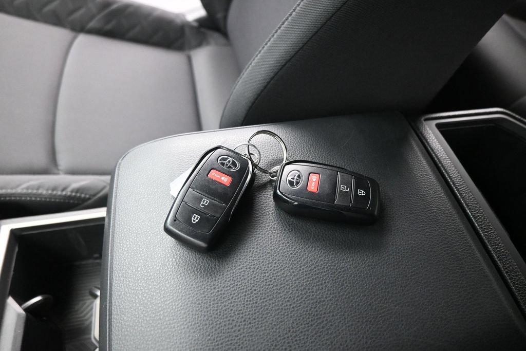 Used 2026 Toyota Tacoma SR5 AWD/4WD image 15