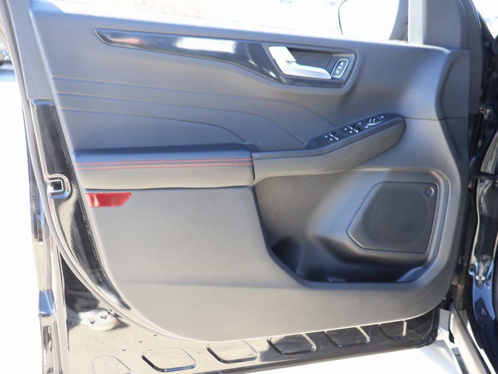 Certified 2025 Ford Escape ST-Line image 21