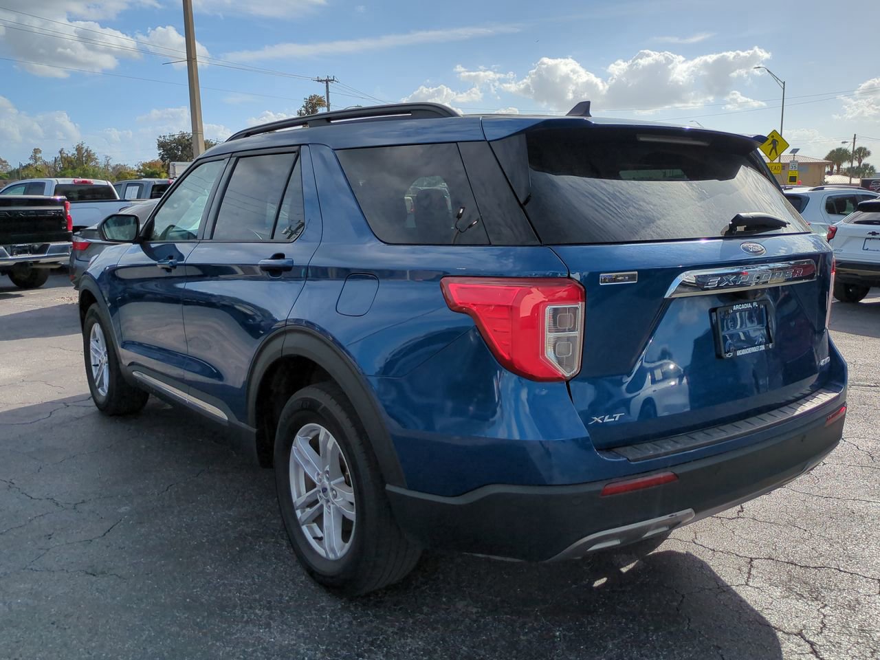 Certified 2022 Ford Explorer XLT w/ Equipment Group 202A AWD/4WD image 2