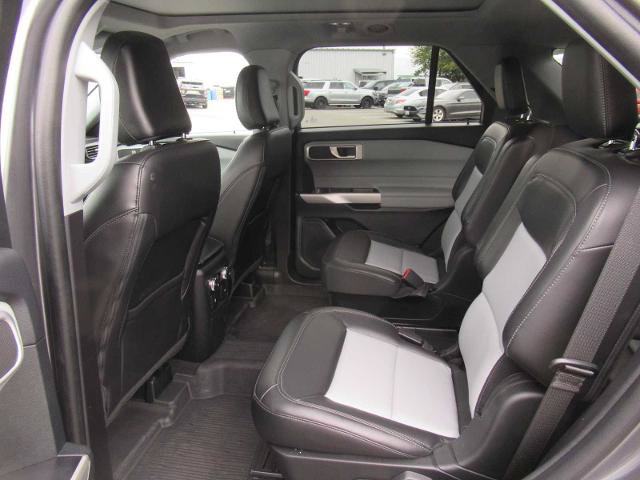 Certified 2022 Ford Explorer XLT w/ Equipment Group 202A AWD/4WD image 16