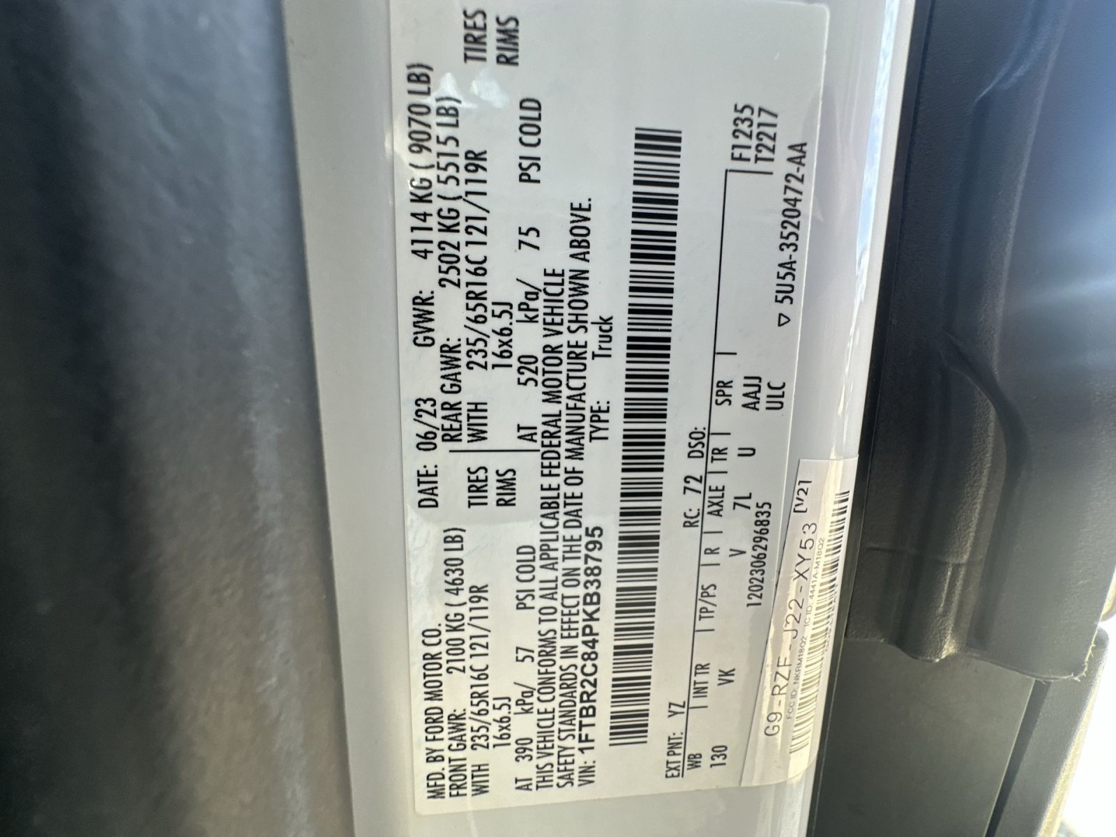 Certified 2023 Ford Transit 250 Medium Roof AWD image 34