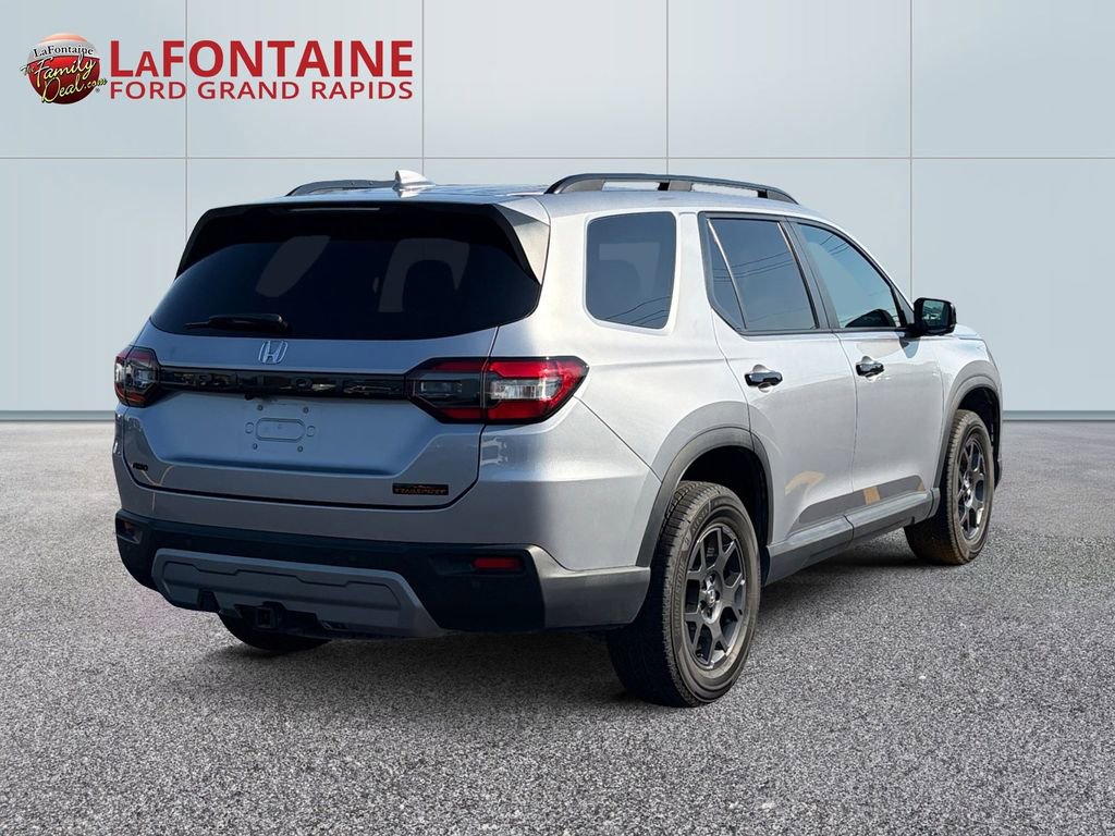 Used 2023 Honda Pilot TrailSport image 7