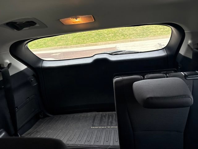 Used 2021 Toyota Highlander LE AWD/4WD image 36