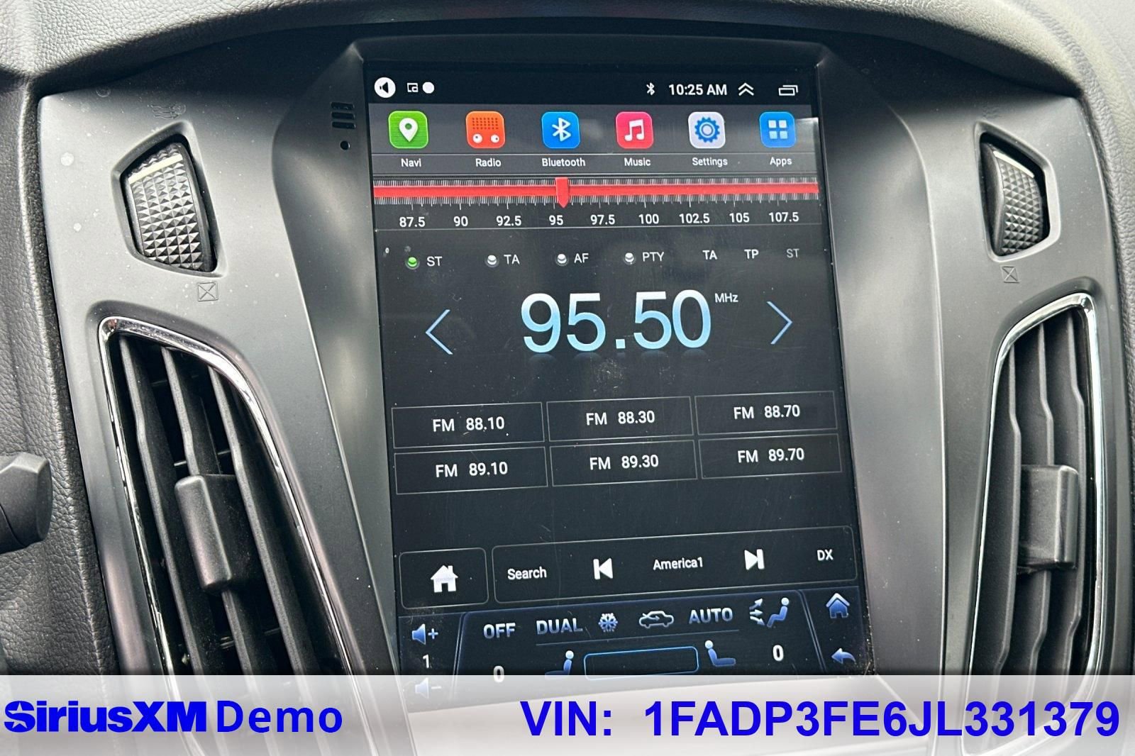 Certified 2018 Ford Focus SE FWD image 25