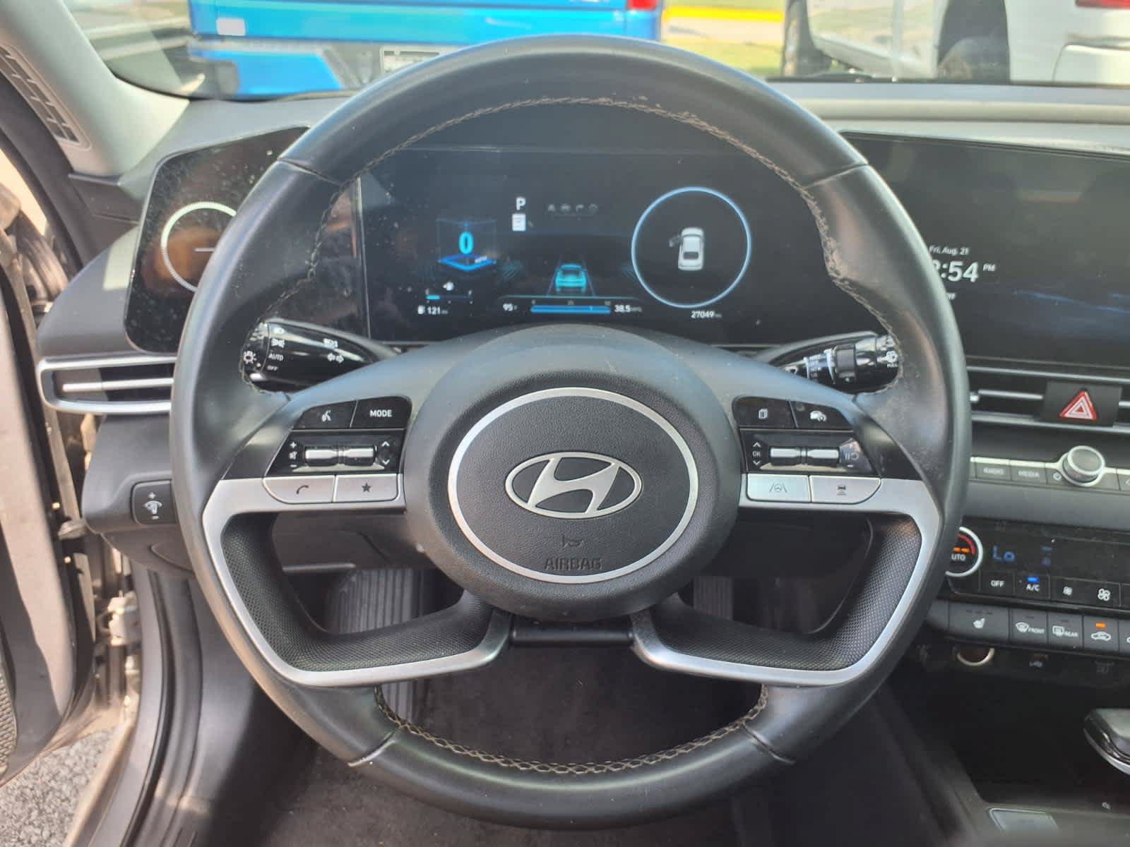 Used 2025 Hyundai Elantra SEL FWD image 9