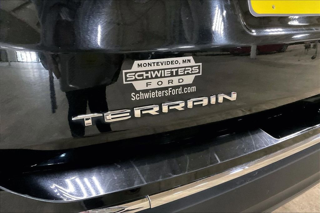 Used 2024 GMC Terrain SLT image 10