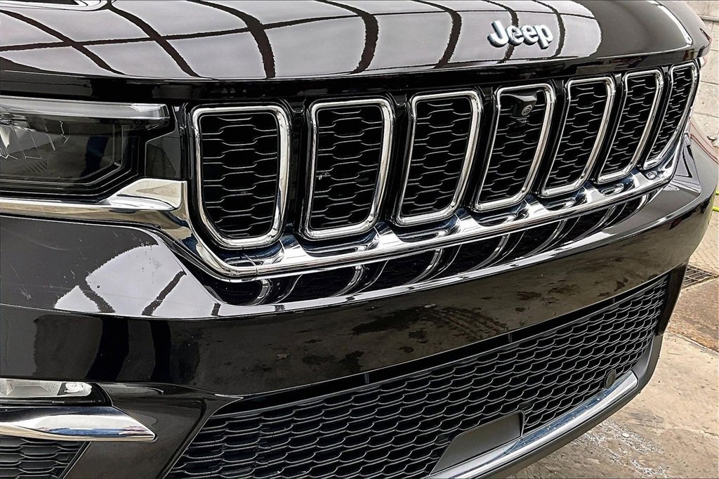 Used 2022 Jeep Grand Cherokee Limited 4xe w/ Luxury Tech Group II image 28