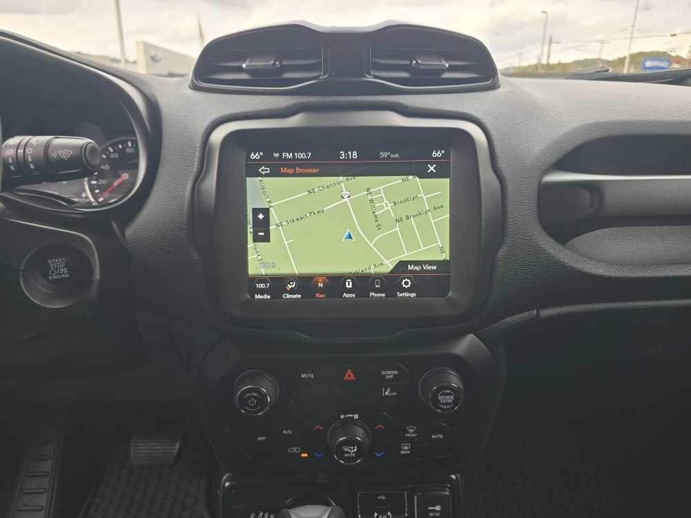 Used 2022 Jeep Renegade Latitude image 12